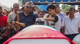 Foto que representa a Convocan a marcha en memoria de la cadete América Yamileth, fallecida en accidente del Buque Cuauhtémoc en EU