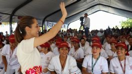 Foto que representa a Sheinbaum se compromete a gestionar recursos para electromovilidad en carretera a Chapala