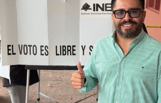 Vota José Artemio Zúñiga en Tlalpan durante elecciones del Poder Judicial
