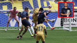 Foto que representa a ¿Quién es Christian Gray, el maestro de educación física que le anotó un histórico gol a Boca Juniors?